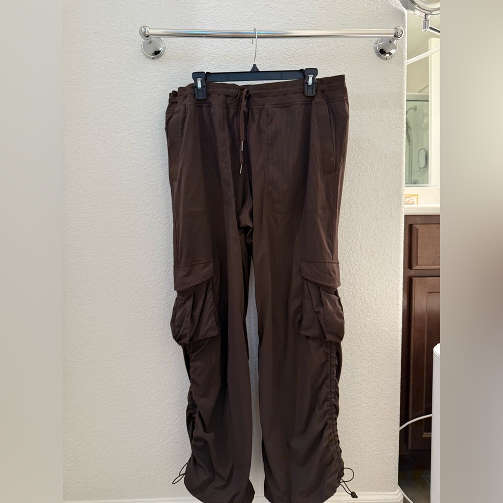 Lululemon Dance Studio Relaxed Fit Midrise Cargo Pant - Picture 3 of 10